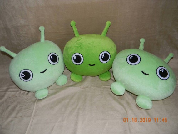 mooncake final space plush