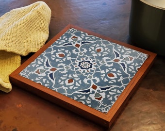 Handcrafted Wood and Ceramic Tile Trivet – Classic Country