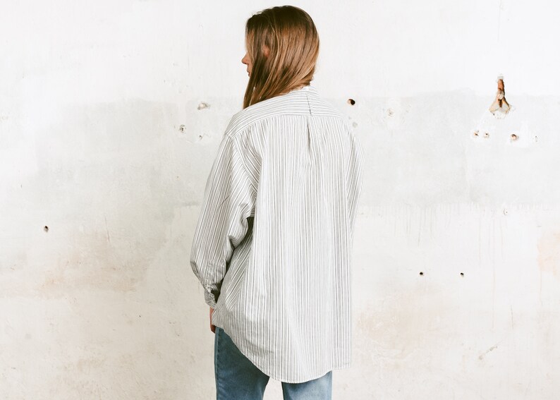 Women's Oversized Band Collar Shirt . Lightweight Long Sleeved Summer Shirt Striped Shirt 90s Blouse Casual Boyfriend Shirt . size Large image 4