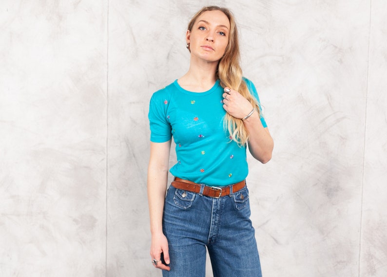 Vintage 70s Blue Floral Top . Sky Blue Short Sleeve T-shirt Flower Embroidery Top 1970s Tee Shirt 70s Shirt Vintage Clothing . size Small image 3