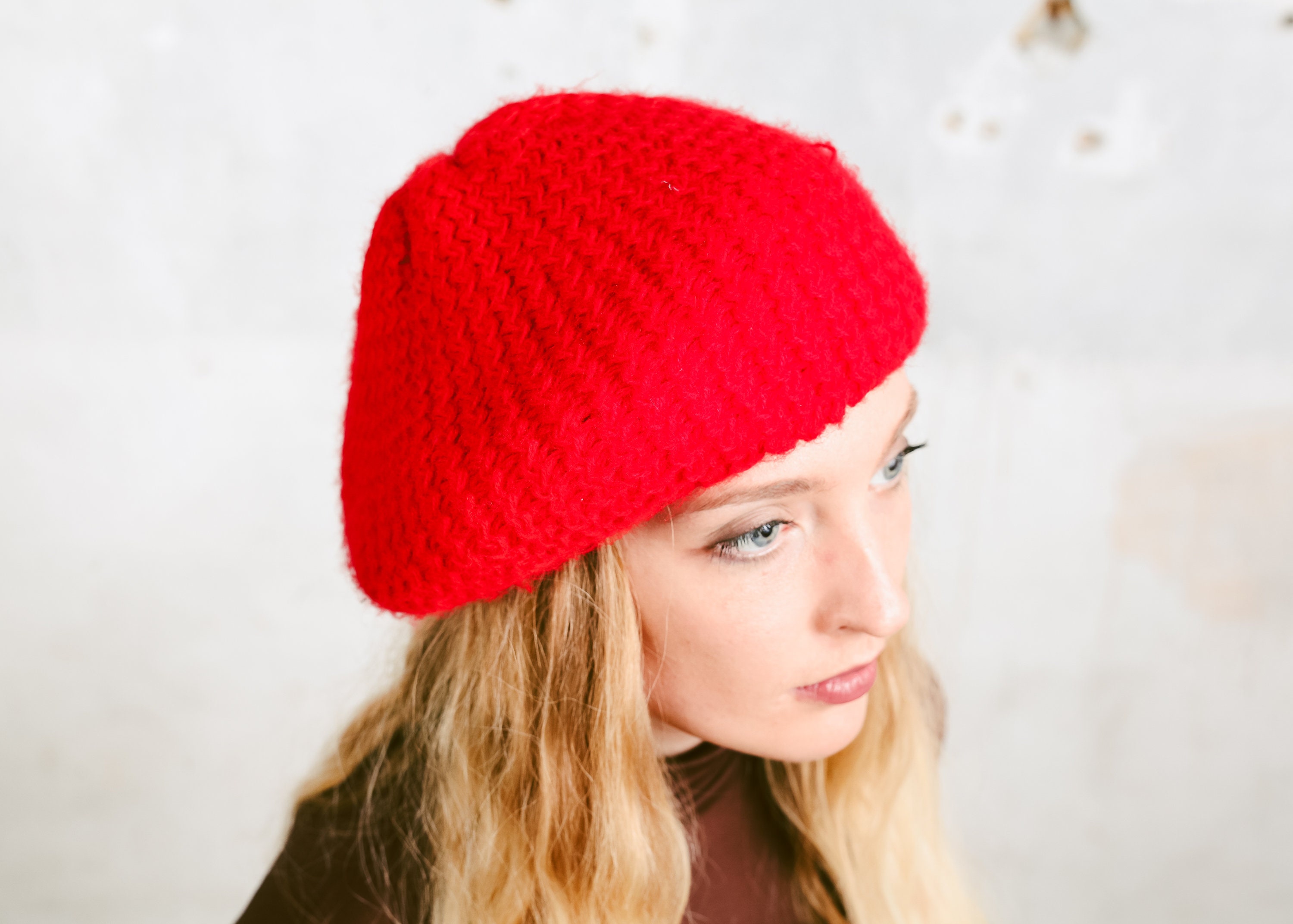 Red knit beret Clearance