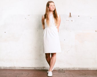 Vintage Classy White Dress . Minimalist Sheath Dress 80s Elegant Pencil Dress Retro Wedding Party Dress Homemade Clothing . size Medium