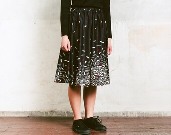 90s Stretchy Waist Midi Skirt  Vintage Full Skirt High Waisted Party Skirt Black Silky Skirt Patterned Skirt Formal Skirt  size Medium