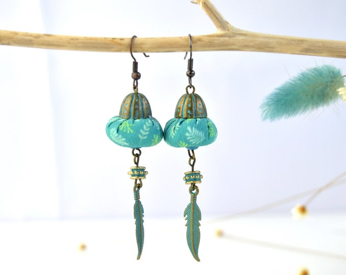 original bohemian earring with feather, earring with turquoise feather, turquoise bohochic earring