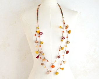 Stoffkette, lange Stoffkette, Textilschmuck, Perlenkette aus Textilien, bunte Perlenkette, bunte Kette