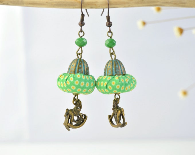 Pendientes boho / Pendientes verdes hechos a mano / Joyas verde turqueza Pendientes de cuentas textil color verde