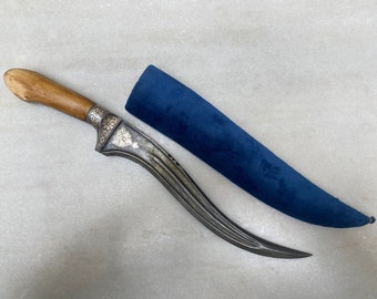 Indian sikh indo persian bone hand grip dagger with a nice Damascus blade and silver koftgari work