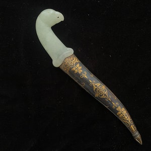 Indo Persian small Mughal Sikh rajput mini court knife with a parrot jade stone handle and gold decorated sheath