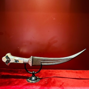 Indian assorted dagger/khanjar/knife in beautiful silver damascening with chevron pattern balde & crown shape hand grip in mother of pearl