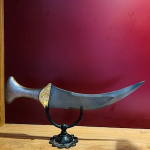 Indian handcrafted arabic, islamic, omani jambiya with damascus hand grip & wootz blade adorned with gold damascening