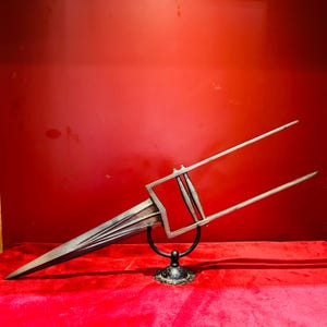 18th Century Bikaneri Katar A Masterpiece of Wootz Craftsmanship in original condition with crisp lines and fullers