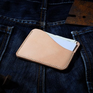 Slanke credit card houder, gegraveerde heren lederen portemonnee, natuurlijke tan aangepaste lederen portemonnee voor hem, voorzak lederen kaart geval voor hem.