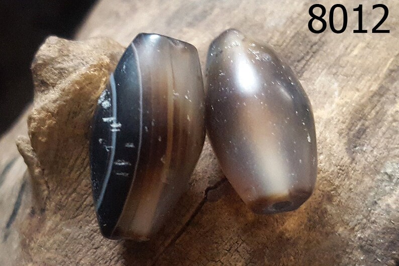 Lot 2 Ancient Natural GOAT EYE Agate Carved Bicone Beads Afghani #8012