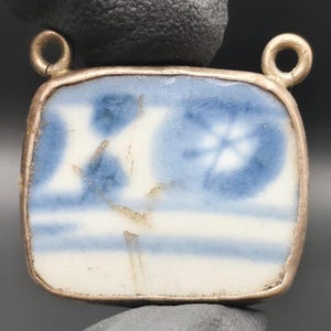 Antique Blue White Snowflake Ceramic Plate Glass Silver Pendant CP1278c