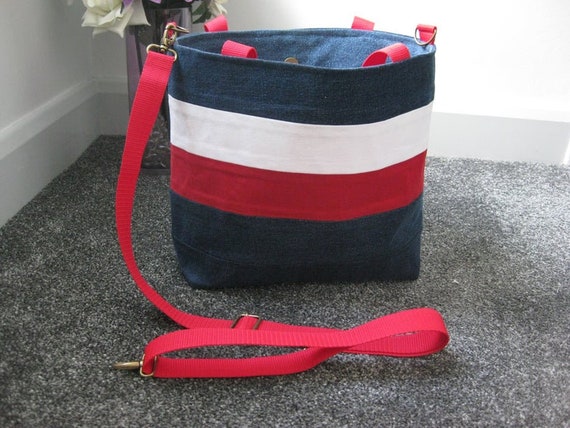 bag with detachable strap