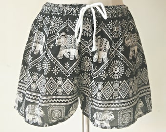 Red Aztec Elephant Pattern Print Women's Shorts