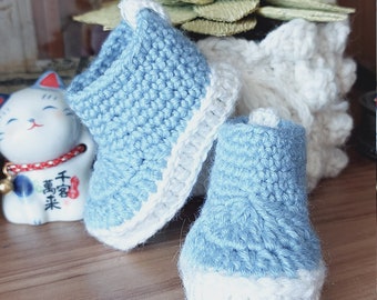 Blauwe baby schoenen jongen pasgeboren cadeau voor baby douchen, wieg schoenen, pasgeboren jongen laarsjes, baby laarsjes haak