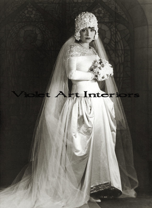 Stunning Vintage Bride With Long Veil and Flower Head Dress - Etsy
