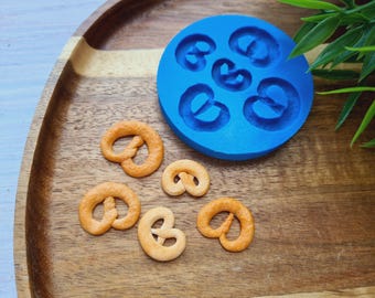 1;6 Silicone mold of Pretzel, style 2, 5 elements, ~ 1.3-2.3 cm,H:0.3 cm, Polymer Clay, Resin, Bakery Snack, Jewelry, Dollhouse Miniatures