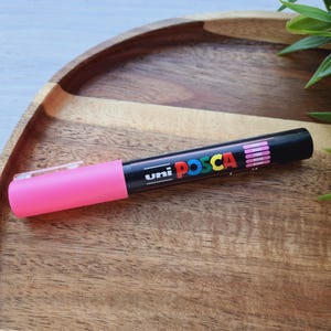 UNI Posca PC-1 M, rosa (13), Marcador a base de agua, Marcador de color para diversas superficies