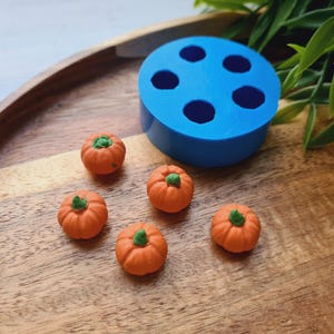 Silicone mold of Pumpkin, style 4, mini, 5 elements, ~ Ø 1.4 cm, H:1.3 cm,Modeling tool for accessories,jewelry,decor,Shape for polymer clay