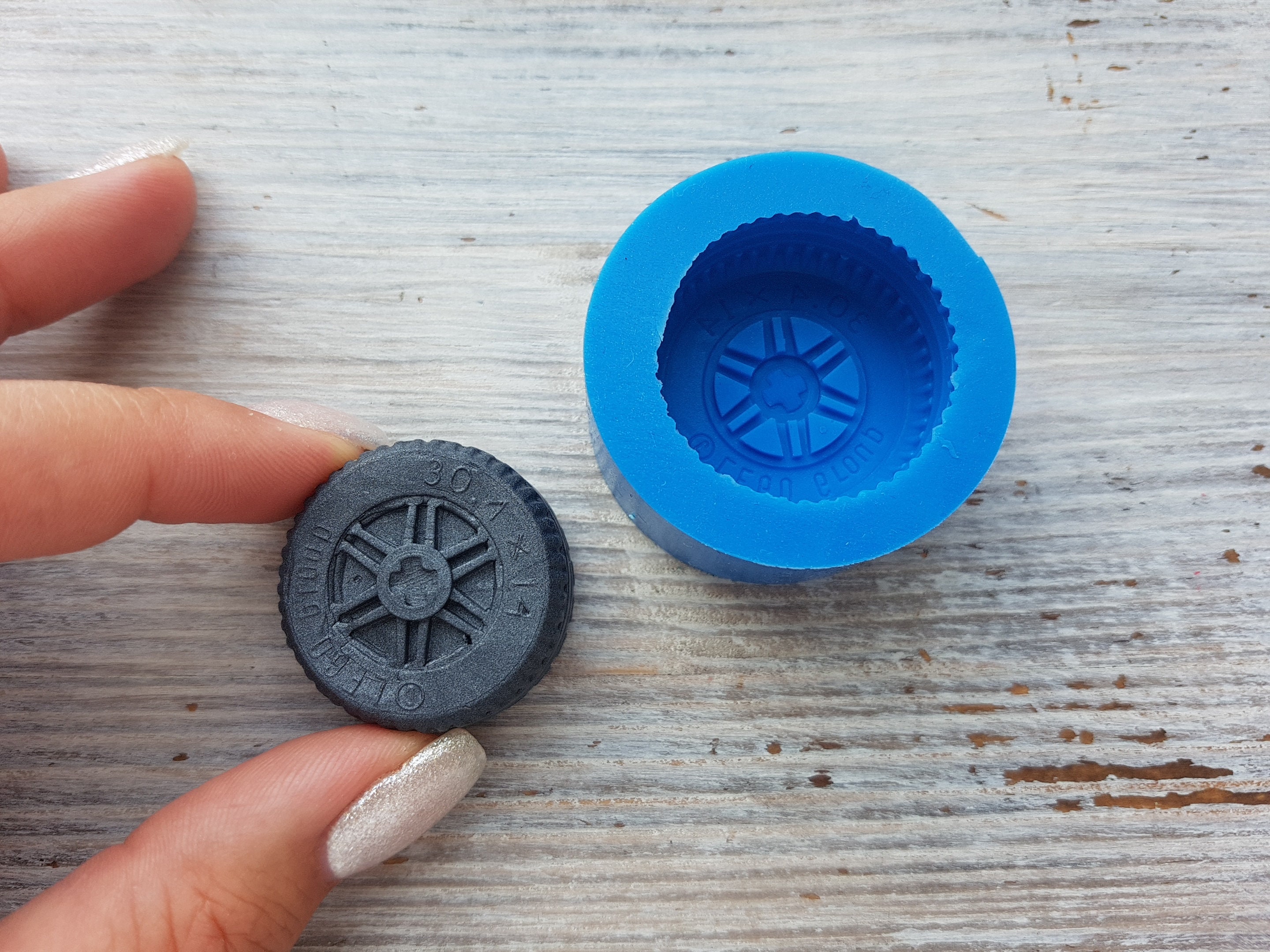 Silicone mold of Wheel Size Ø 3 cm H 13 cm Modeling tool Etsy