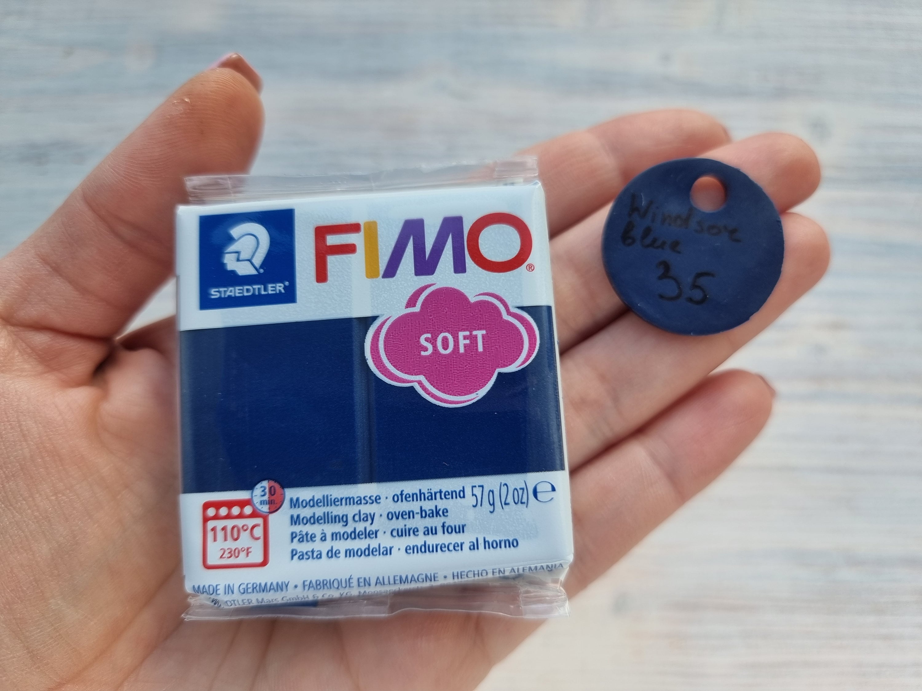 Pâte polymère série FIMO Soft, bleu windsor, Nr. 35, 57g 2oz, Pâte à  modeler polymère durcissant au four, Couleurs Basic Fimo Soft par STAEDTLER  -  France