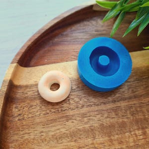 Silicone mold of Donut, style 2, ~ Ø  2.1 cm, H:0.7 cm, Modeling tool for accessories, jewelry and home decor, Shape for polymer clay