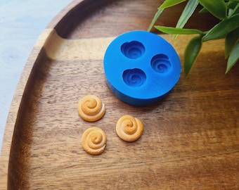 Silicone mold of Bun, 1:6 scale, style 2, 3 elements, ~ Ø 1-1.1 cm, H;0.4 cm, Realistic Bread Roll,Fondant,Miniature Food Crafts,Bakery Mold
