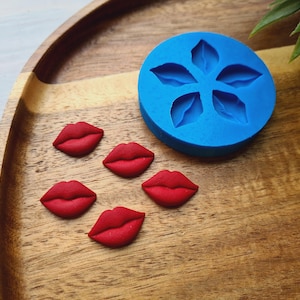 Silicone mold of Lips, style 3, 5 elements, ~ 1.1*1.8 cm, H:0.4 cm, Modeling tool for accessories, jewelry, home decor, resin, wax, candy