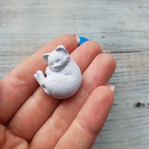 Silicone mold of Cat 2, 3D, ~ 2.5 * 2.3 cm, Modeling tool for accessories, jewelry and home decor, Shape for all types of polymer clay