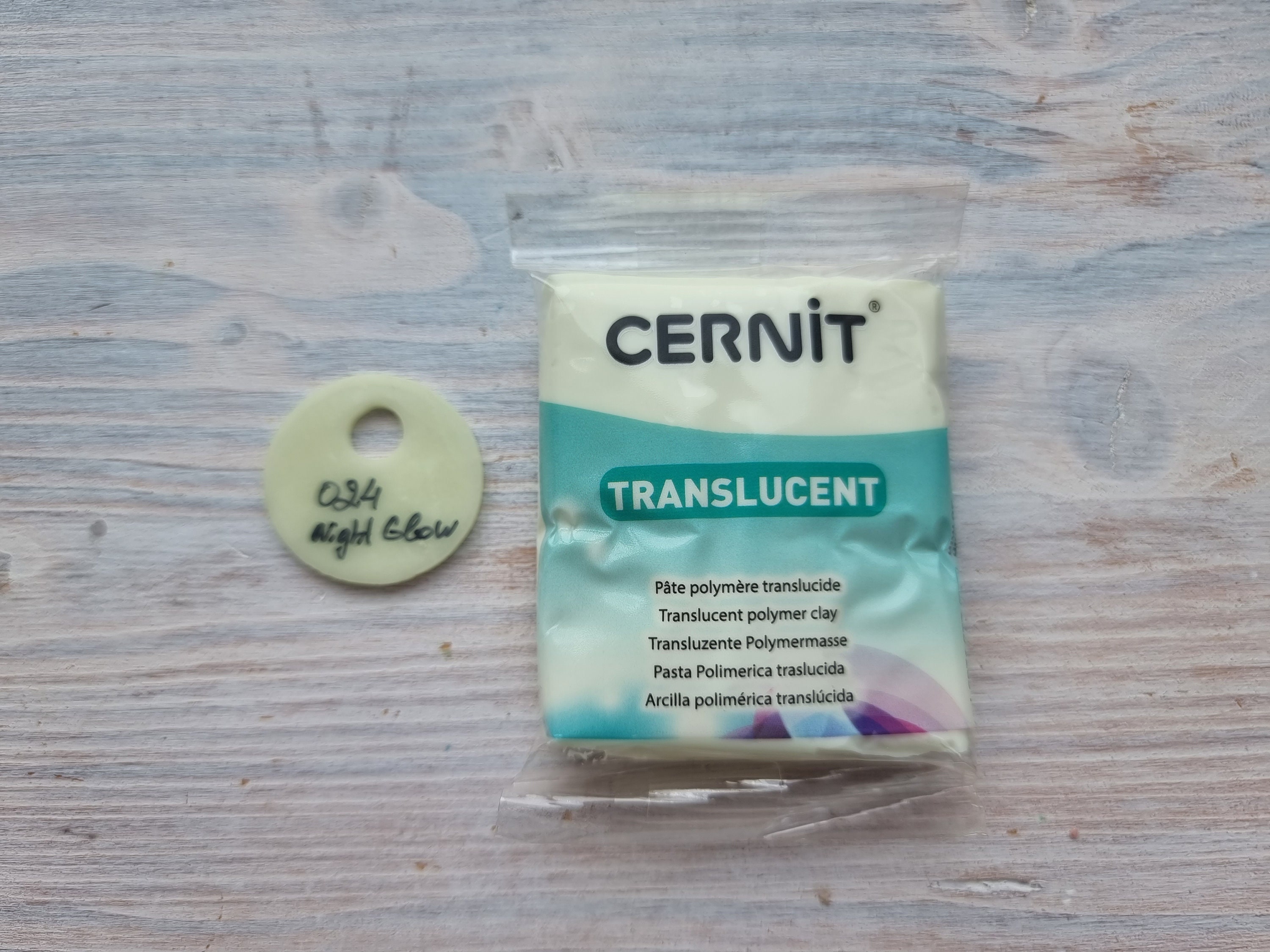 Cernit Translucent Night Glow –