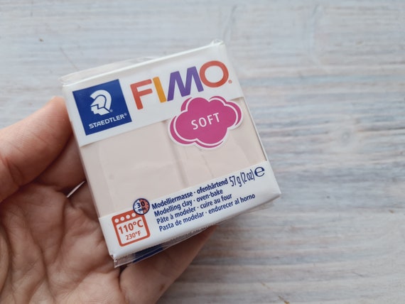 Pasta polimerica serie FIMO Soft, rosa pallido flesh light, Nr.43, 57g2oz, pasta  polimerica da modellare indurente in forno,colori BasicFimo Soft,STAEDTLER  -  Italia