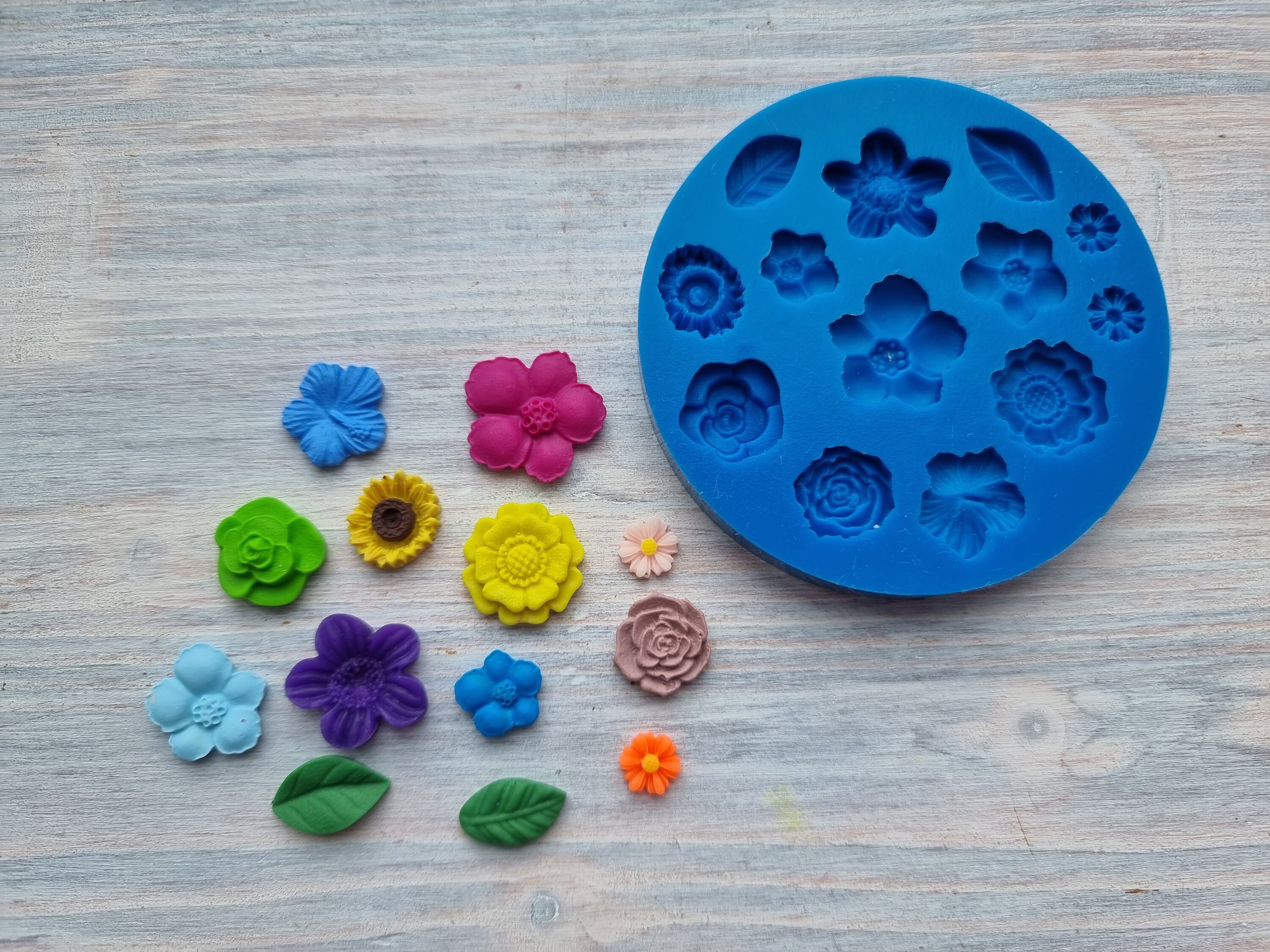  Flower Molds 3 Pieces Flower Silicone Mold Flowers Fondant Mold  Set for Cake,Chocolate, Cupcake, Candy,Sugarcraft Decoration Polymer Clay  Mold for Soap, Jewelry Casting DIY Crafting Projects