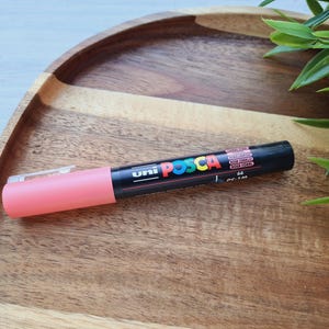 UNI Posca PC-1 M, rosa corallo (66), Pennarello a base d'acqua, Pennarello colorato per superfici varie
