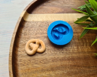 Silicone mold of Pretzel, style 1, ~ 2.1-2.8 cm, H:0.6 cm, Polymer Clay, Resin, Bakery Snack, Jewelry, Dollhouse Miniatures, Food craft