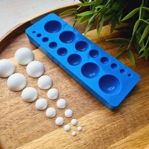 Silicone mold of Eyes, large, 16 elements, ~ Ø 0.4-2.1 cm, H:0.3-1.1 cm, Modeling tool for accessories, jewelry,decor,Shape for polymer clay