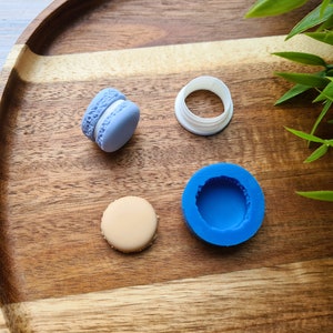 Silicone mold of Macaron, style 5, ~ Ø 2 cm, H:0.7 cm + cutter Ø 1 cm, Modeling tool for accessories, jewelry, decor, Shape for polymer clay