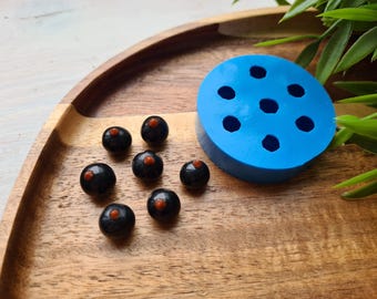 Silicone mold of Blackcurrant, style 2, 7 elements, ~ Ø 1.1 cm, H:1.1 cm, Polymer Clay, Resin, Realistic Berry, Jewelry, Miniatures