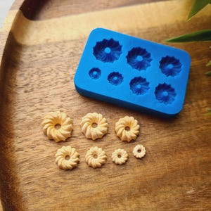 Silicone mold of Bundt cake, style 7, mini, 7 elements, ~ Ø 0.5-1 cm, H:0.1-0.5 cm, Modeling tool for accessories, Shape for polymer clay