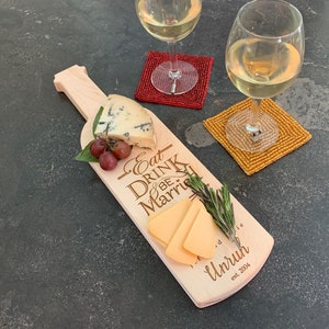 Personalized Wine Bottle Cheese Board, Engraved Cutting Board, Wedding Gift, Housewarming Gift, Holiday Gift, FREE SHIPPING!