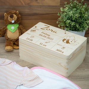 Personalized memory box with bee motif & individual engraving – wooden box for baby gift