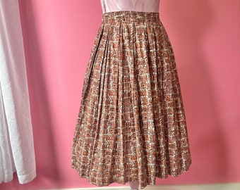 True Vintage 1950s Circle Skirt//Abstract Tiki-inspired Print//Handmade Cotton print pleated skirt//Darling true vintage 50s Skirt//W24