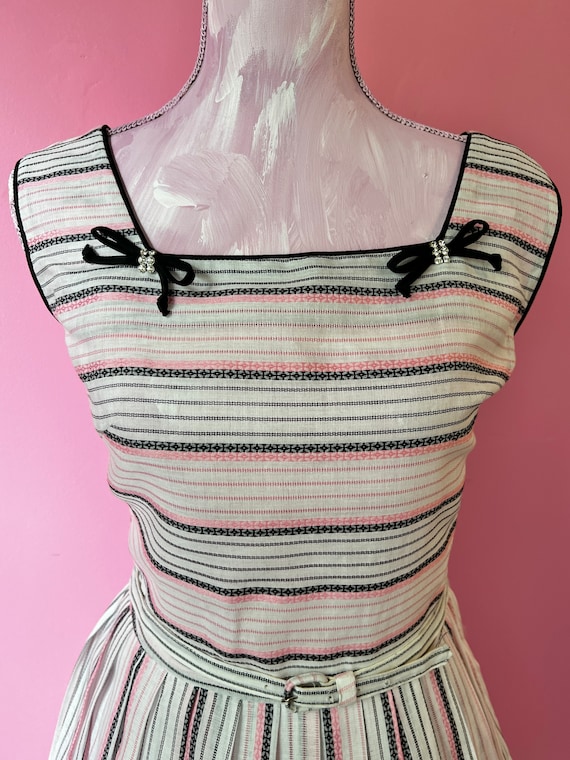 True Vintage 1950s White, Pink and Black Stripe F… - image 9