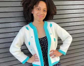 True Vintage Mid Century Women&#39;s White + Turquoise Cardigan//Darling handmade clutch sweater//leaf and berry details//Boxy fit 3/4 sleeves