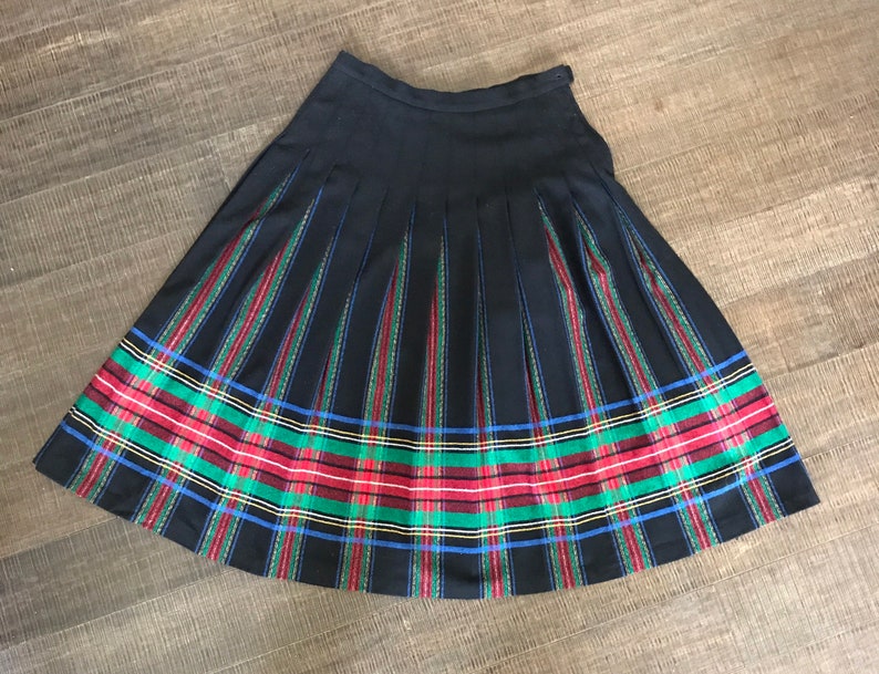 Pristine 1980s Vintage Pendleton pleated skirtClassic Preppy Traditional knife-pleated plaid Mid length Skirt US size 12