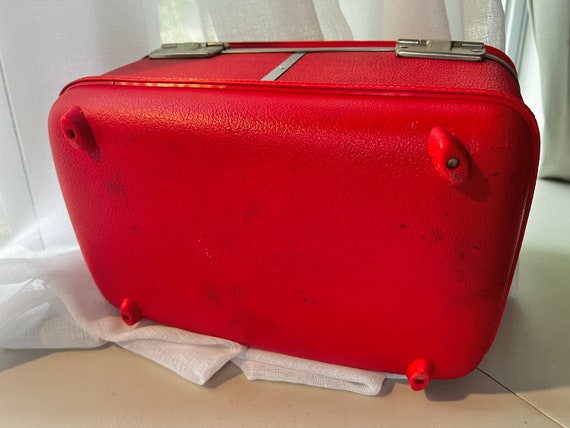 True Vintage Tomato Red American Tourister Train … - image 7