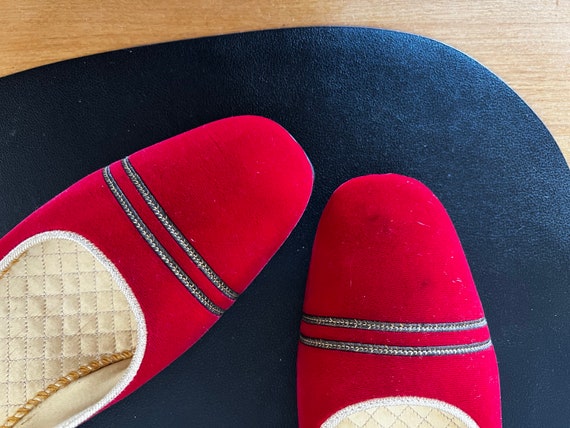 Vintage 1980s Red Velvet hard-sole Slippers//Vint… - image 3