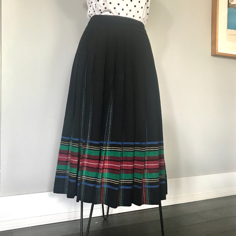 Pristine 1980s Vintage Pendleton pleated skirtClassic Preppy Traditional knife-pleated plaid Mid length Skirt US size 12