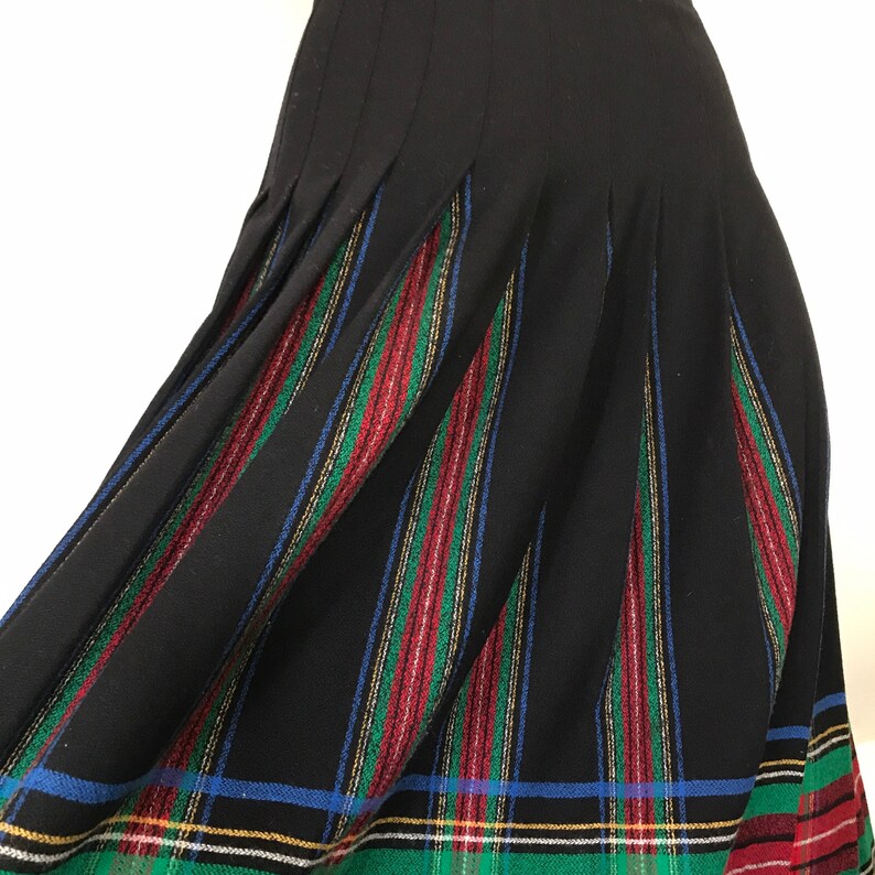 Pristine 1980s Vintage Pendleton pleated skirtClassic Preppy Traditional knife-pleated plaid Mid length Skirt US size 12